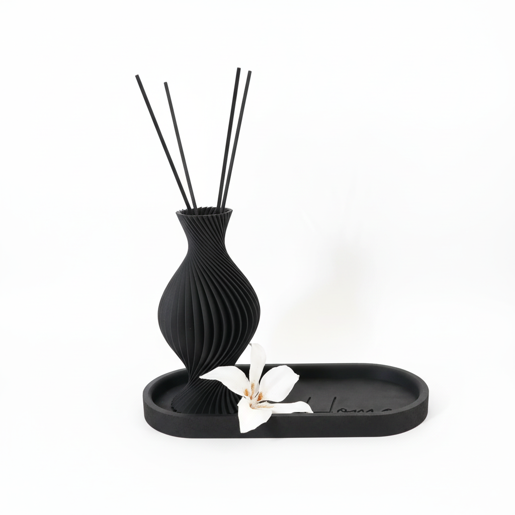 Vaso com gravação "Home" e flor